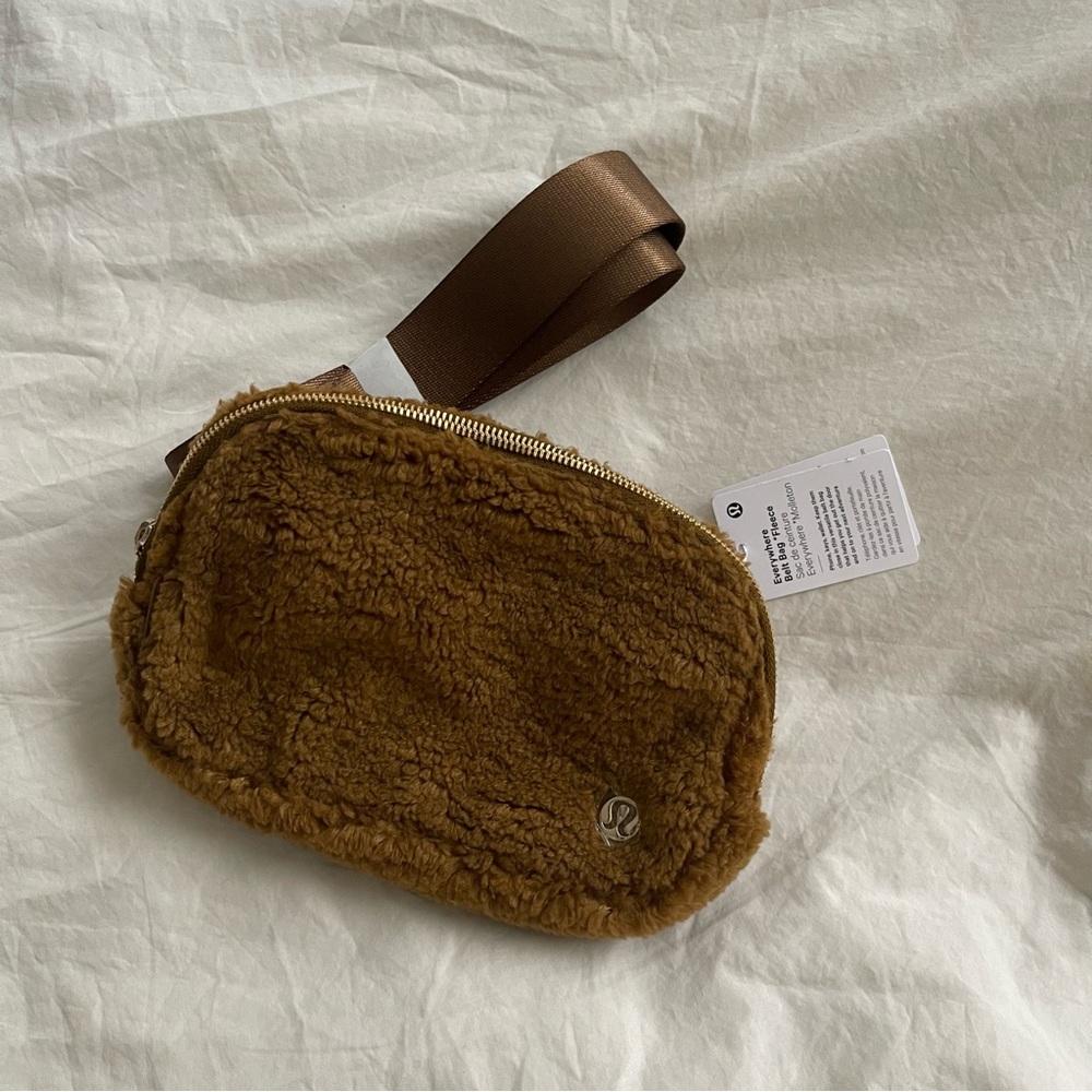 Lululemon Everywhere Belt Bag Fleece - Burnt Caramel